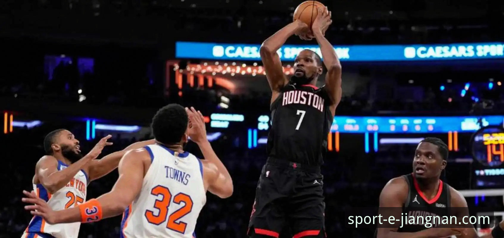 火箭主场大胜尼克斯：一场攻防节奏转换的深度解析